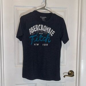 5 for $25 Abercrombie kids crewneck t-shirt in charcoal grey with logo in front